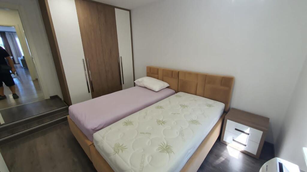 Jepet apartament me qera 2+1+2