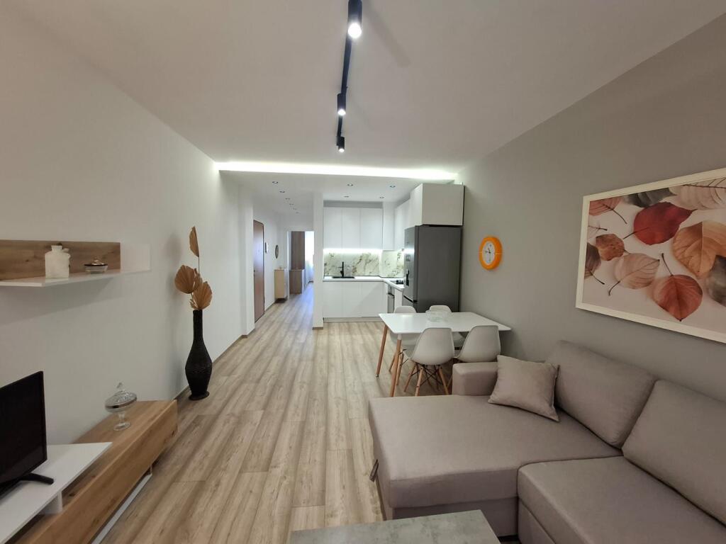 Jepet apartament me qera 1+1