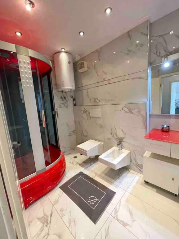 Apartament 3+1 per qira ne Bllok