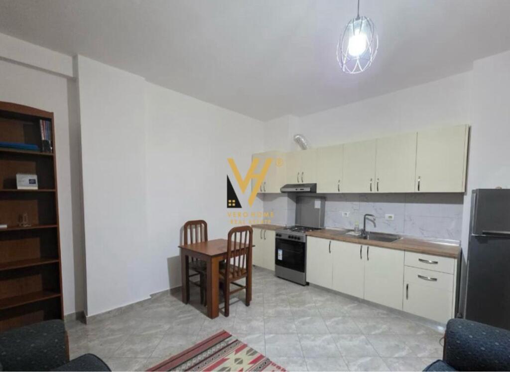 JEPET APARTAMENT 1+1 ME QIRA TE LIQENI I THATE 430 EURO
