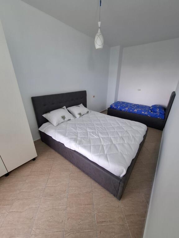 Jepet apartament me qera 1+1