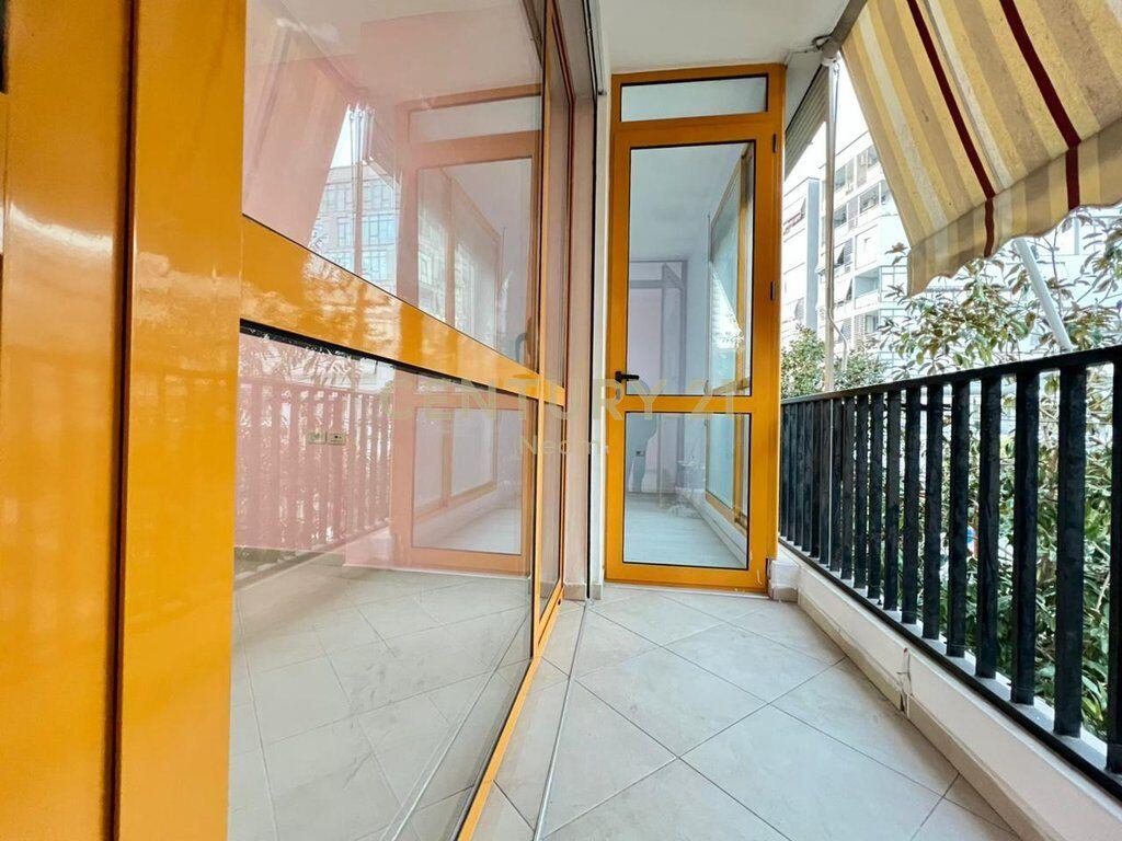 Jepet me Qira Ambient Zyre 100 m² me Parkim – Komuna e Parisit