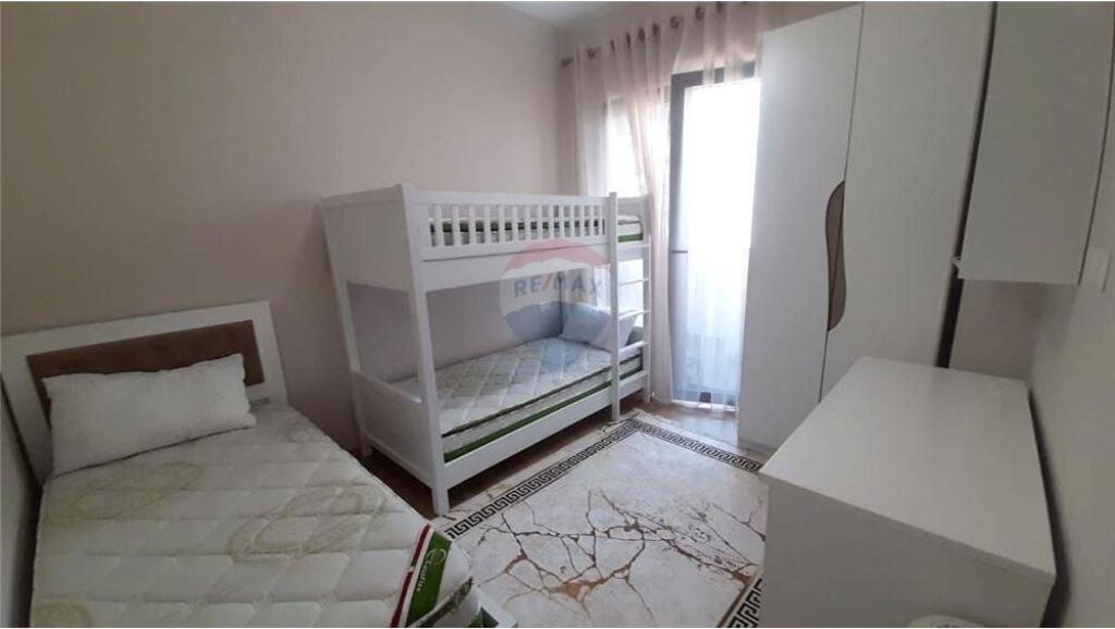 Apartament me qera te square 21 te Arlis