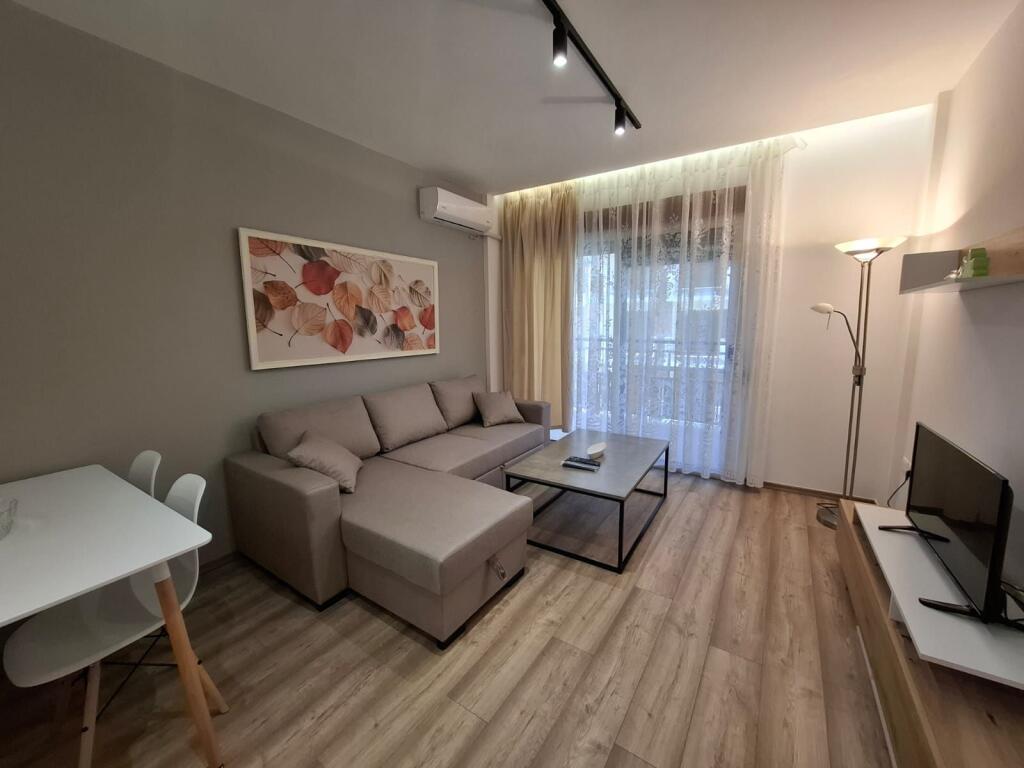 Jepet apartament me qera 1+1