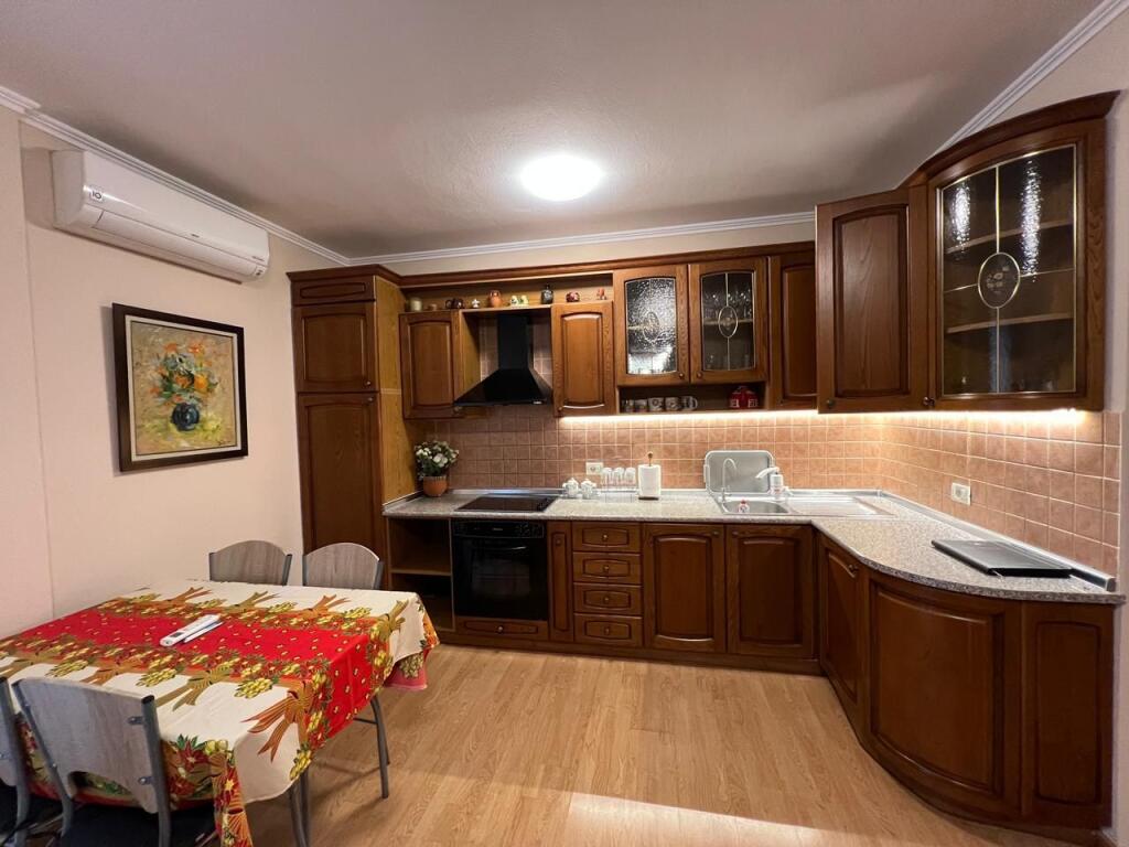 Apartament 1+1 me Qira te Pazari i Ri