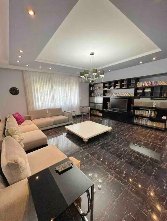 APARTAMENT 3+1 ME PARKIM PER QERA NE BLLOK