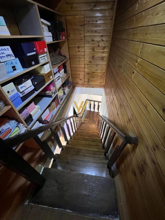 UFFICIO DI 180 M2 IN AFFITTO IN VIA KAVAJES 3.000 EURO