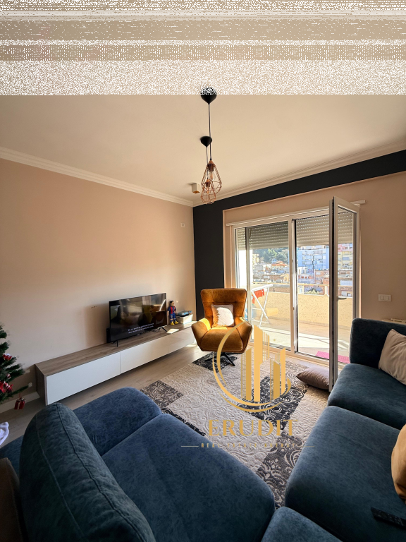 House 2+1 with 2 bathrooms for sale  Vlora, near Pastiçeri Elezi