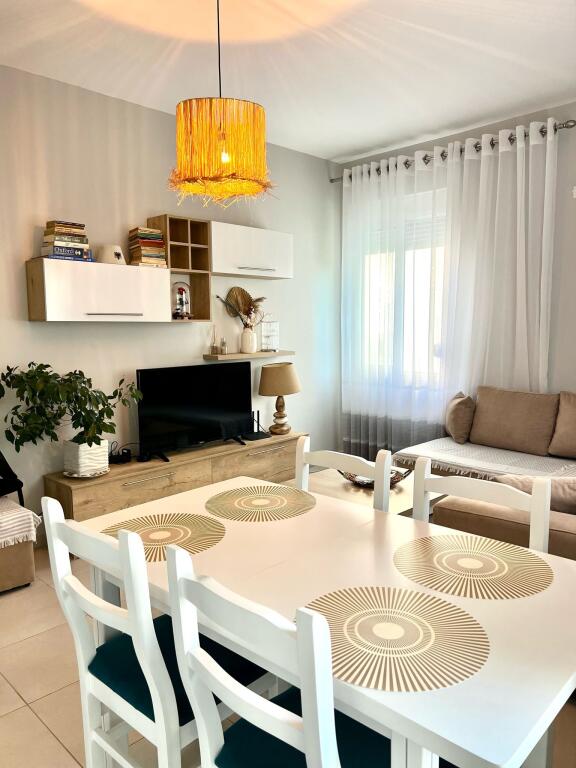 Shitet Apartament 1+1