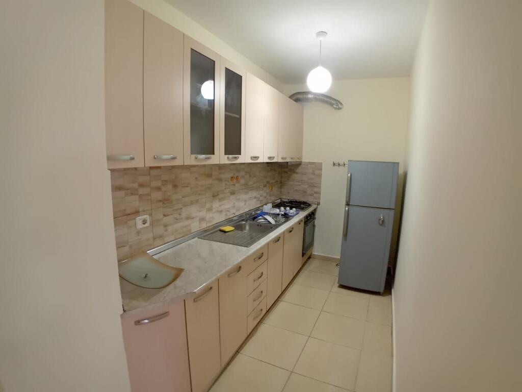 Jepet apartament me qera 1+1