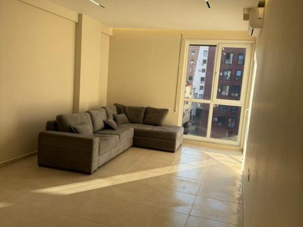 Apartament  me Qera 1+1+ Post Parkimi, Rruga 5 Maji