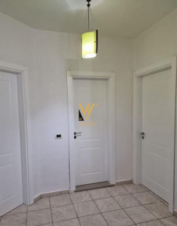 JEPET APARTAMENT 2+1+2+2BLK ME QERA TE RRUGA VASO PASHA 950 EURO