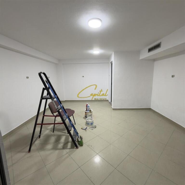 MAGAZINE ME QERA 60 M2 FRESKU 25.000 LEKE