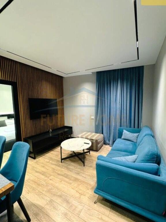 Affitto, Appartamento 2+1+ Posto Auto, Centro, Tirana.