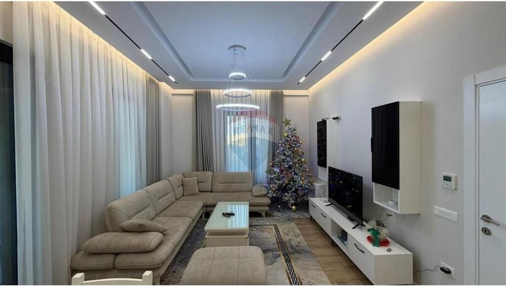 Apartament me qera te square 21 te Arlis