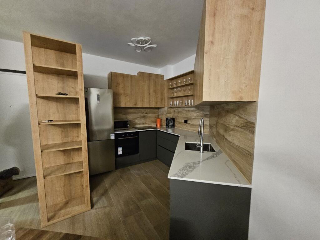 Jepet apartament me qera 2+1