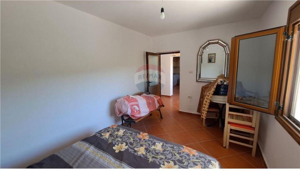 Casa Indipendente con Terrazza in Vendita