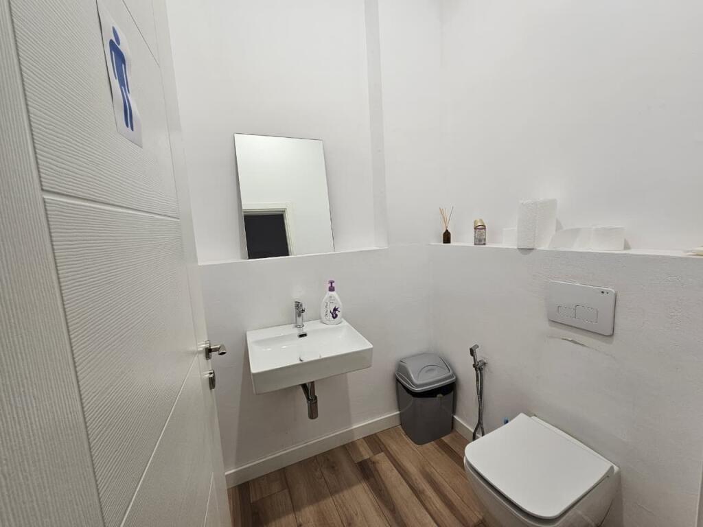 Ambjent biznesi me qera,kopshti botanik,2000 euro bruto