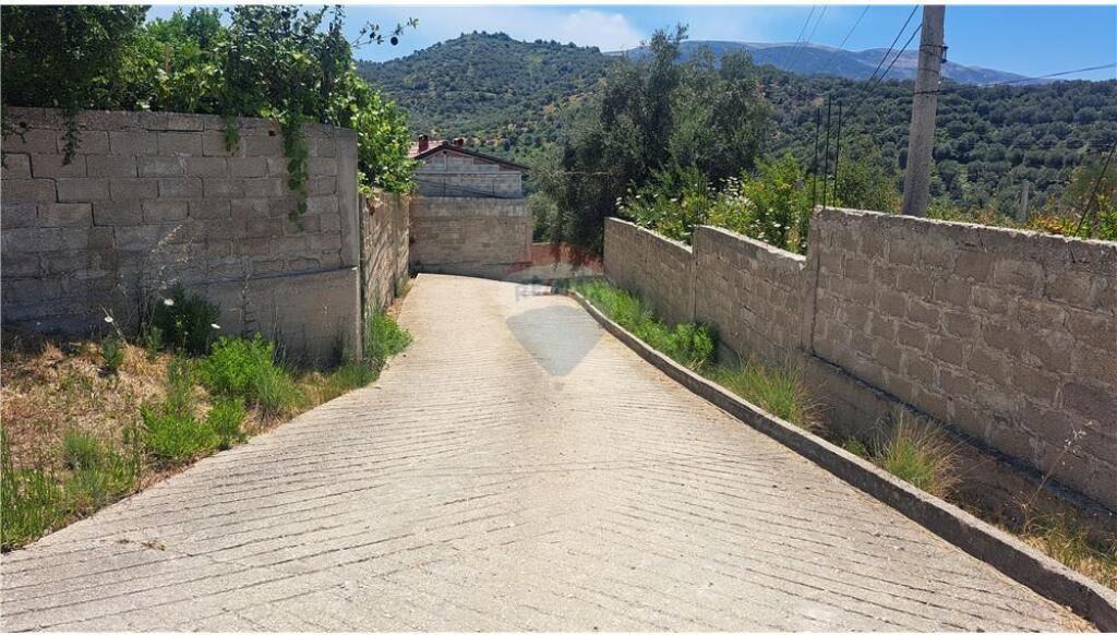 Vilë Dy-Katëshe për Shitje, Kaninë, Vlorë