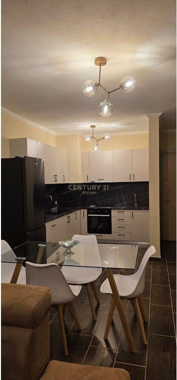 JEPET ME QIRA APARTAMENT 2+1 NE YZBERSHIT!