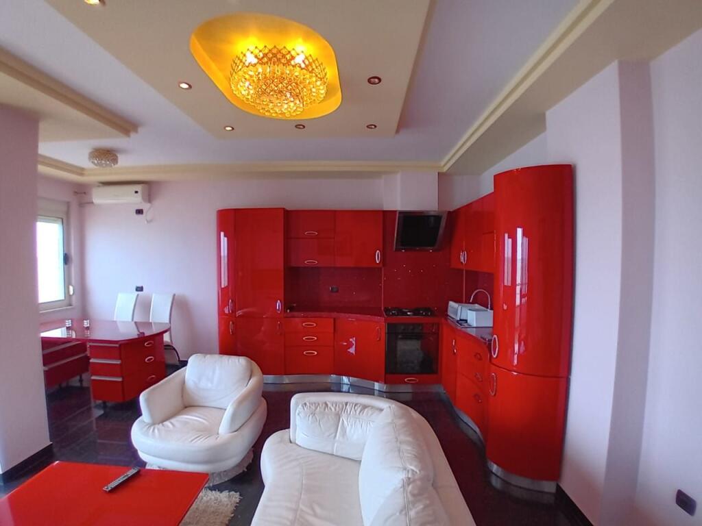 Jepet apartament me qera 1+1