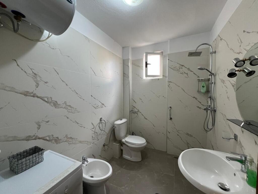 Apartament 1+1 me Qira te Pazari i Ri