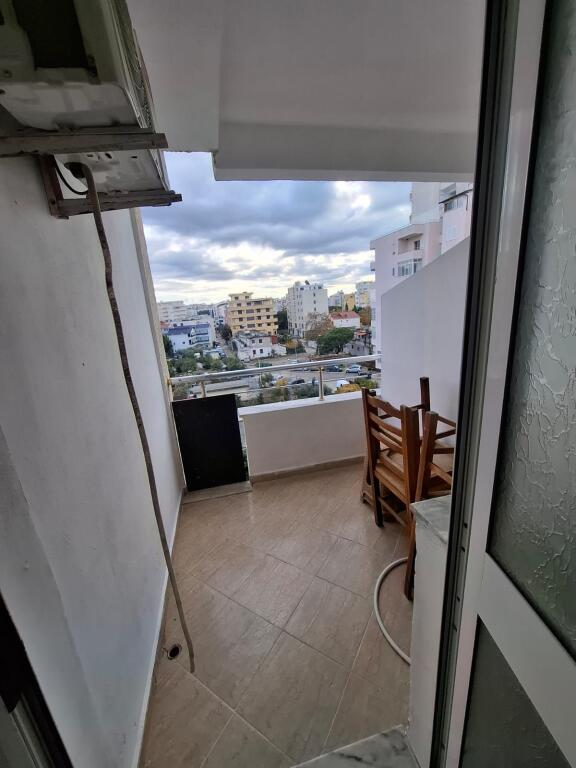 Jepet apartament me qera 1+1