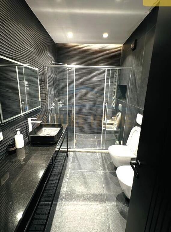 Affitto, Appartamento 2+1+ Posto Auto, Centro, Tirana.