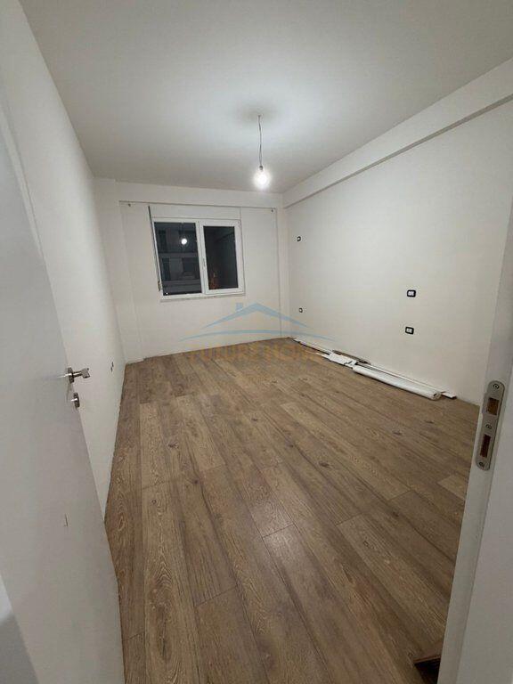 Appartamento 1+1 In Affitto nel Comune di Parigi, Tirana