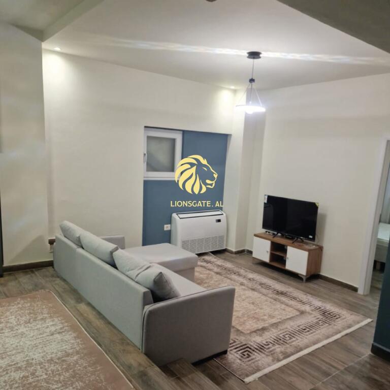 🏡 APARTAMENT 2+1 ME QIRA – TEK STACIONI I TRENIT