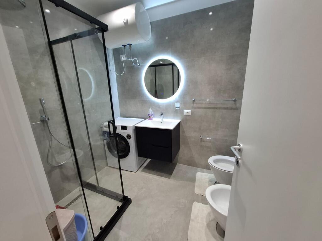 Jepet apartament me qera 1+1