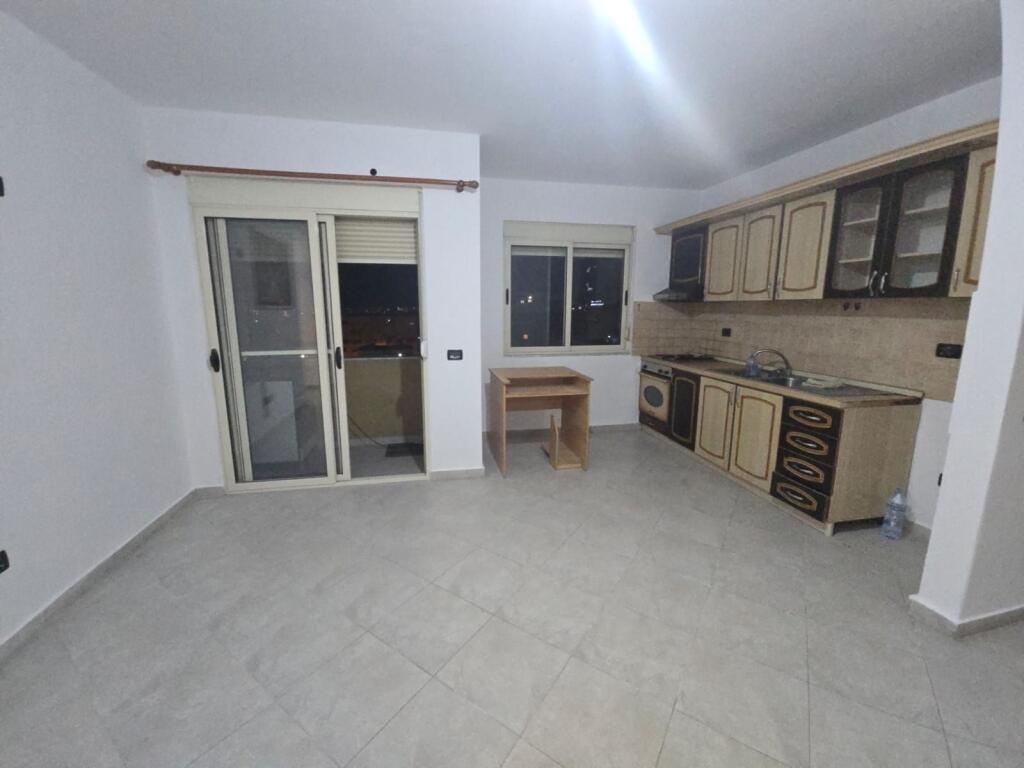 JEPET ME QERA APARTAMENT 2+1TEK VALA PARK DURRES