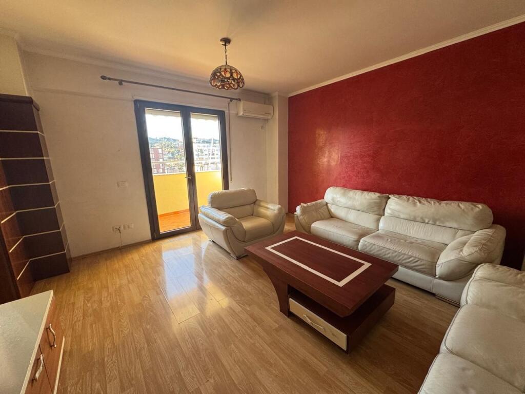 Jepet apartament me qera 3+1+2+2