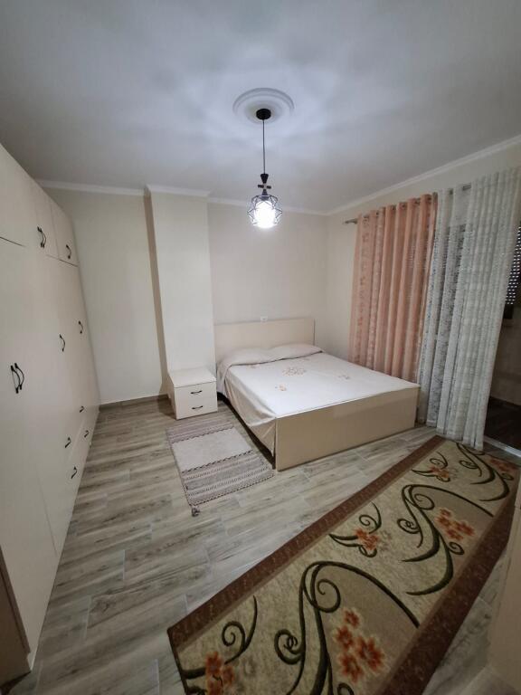 Jepet apartament me qera 1+1