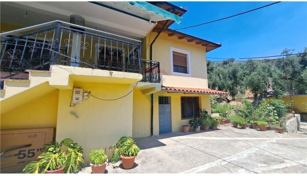 Vilë Dy-Katëshe për Shitje, Kaninë, Vlorë