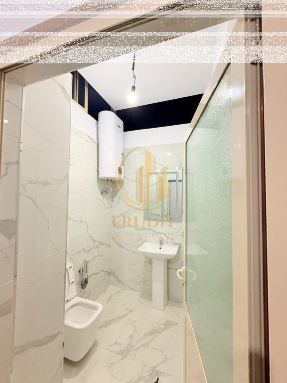 Vendesi in vendita appartamento 2+1 Quartiere Apollonia, Fier