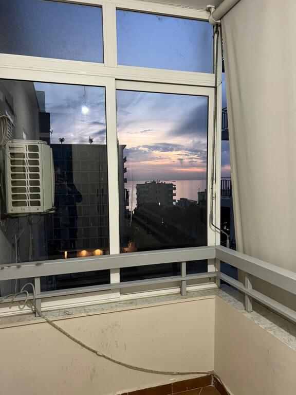 Jepet apartament me qera 1+1