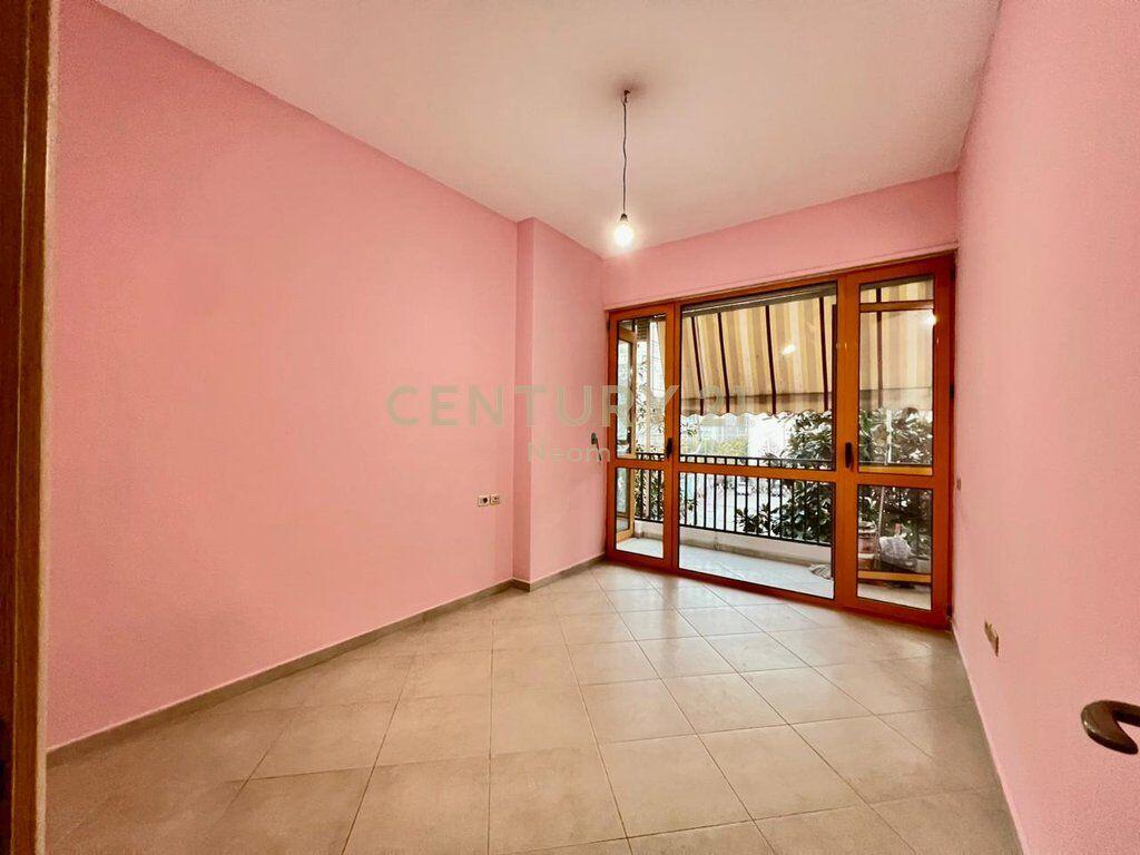 Jepet me Qira Ambient Zyre 100 m² me Parkim – Komuna e Parisit