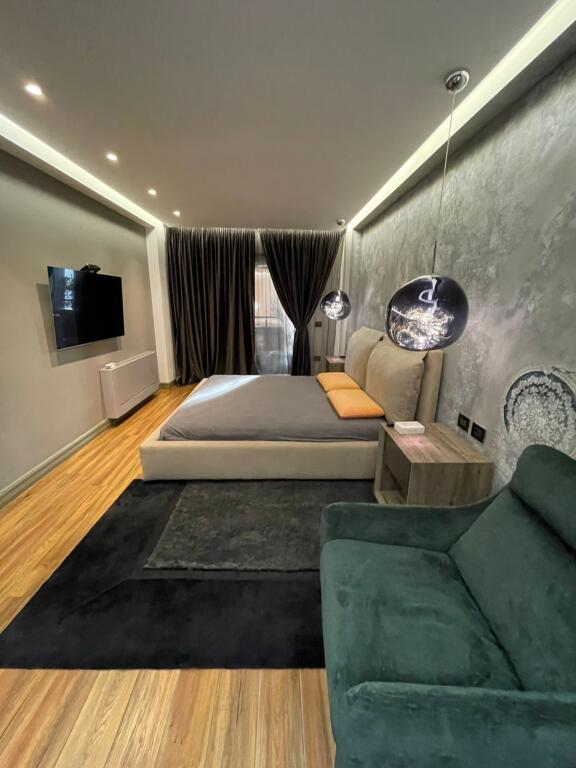 AFFITTIAMO APPARTAMENTO 3+1+2 NEL COMUNE DI PARISIT !