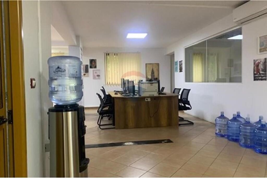 YRE PER QIRA TEK ISH PARKU