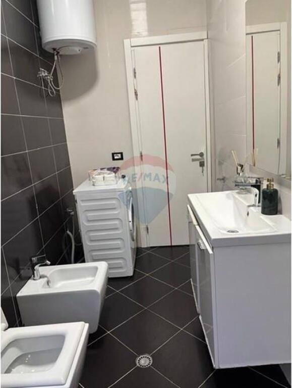 Apartamwnt me qira tek Kopshti Botanik