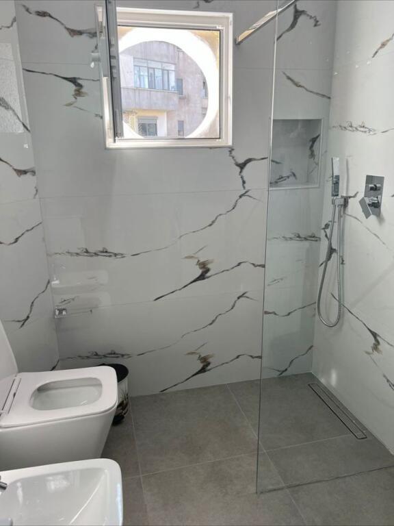 Girl wanted to share rent house in Center