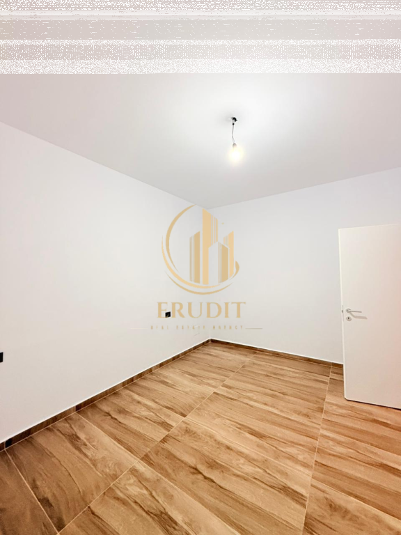 Vendesi in vendita appartamento 2+1 Quartiere Apollonia, Fier