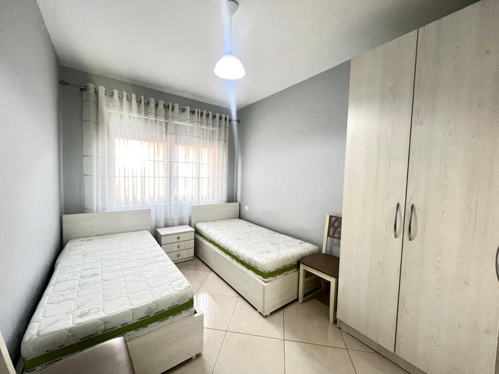 JEPET ME QERA APARTAMENT 2+1 KOMPLEKSI ORION KOMISARIATI NR 4   