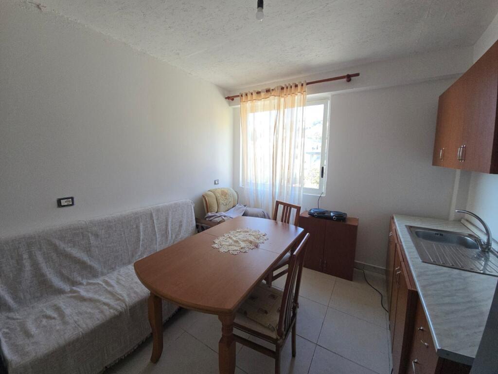 JEPET ME QERA APARTAMENT 2+1 TEK CEZMA E FERRES DURRES