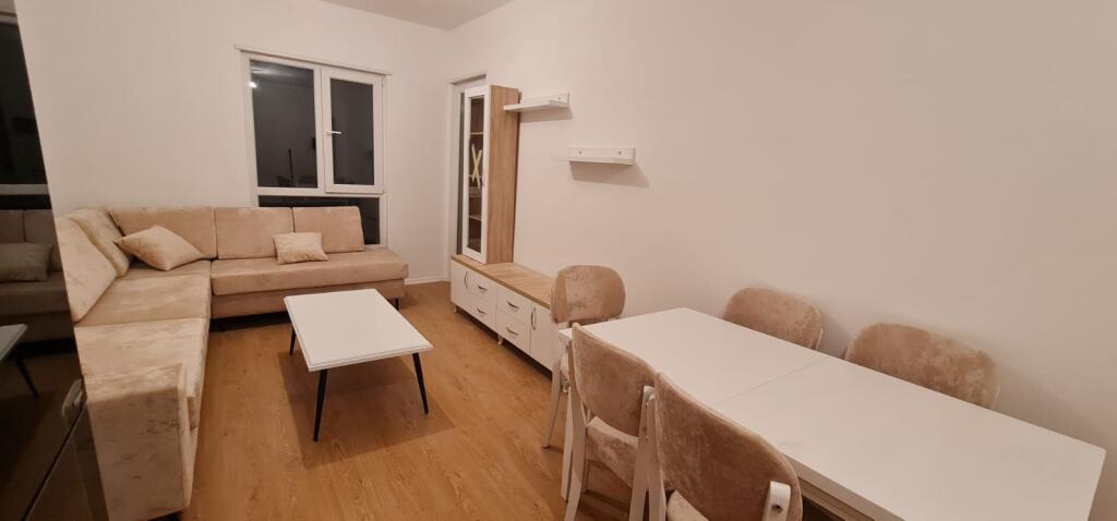 Apartament 2+1 me qera, Univers City