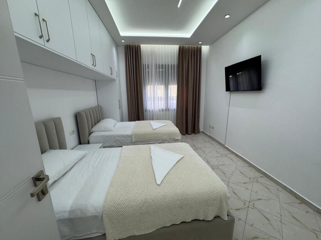 Shitet Apartament 2+1+2+Verand Vollga