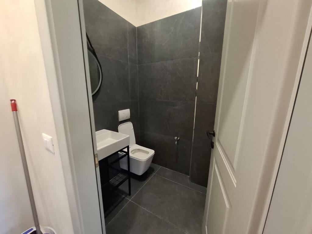 Jepet apartament me qera 2+1+2+Verand