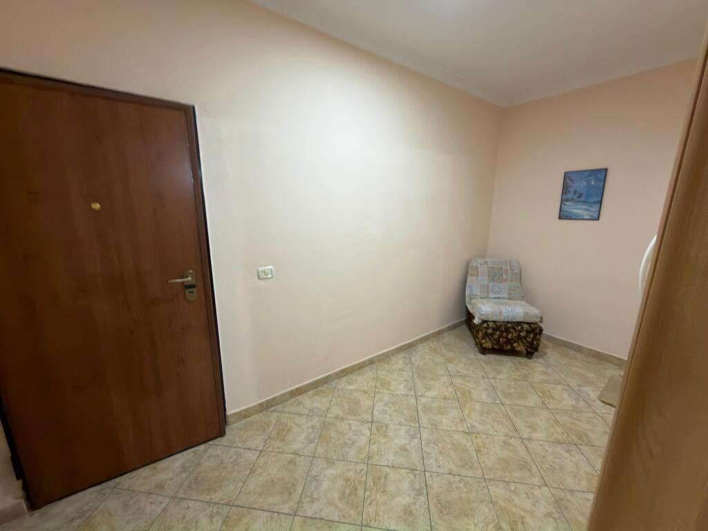 📣 AFFITTO Appartamento 2+1 Con 2 Bagni 📍 Vicino a 21-Dhjetori, Al Mercato "Joena" 🛣️ Via "Frederik Shiroka" ✨