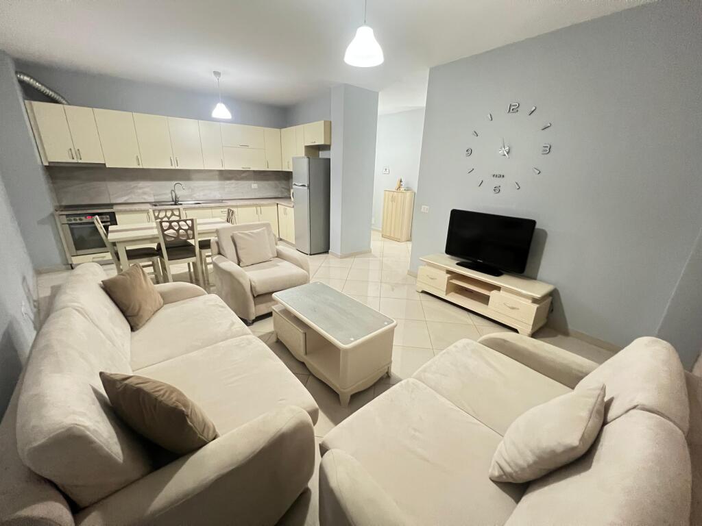 JEPET ME QERA APARTAMENT 2+1 KOMPLEKSI ORION KOMISARIATI NR 4   